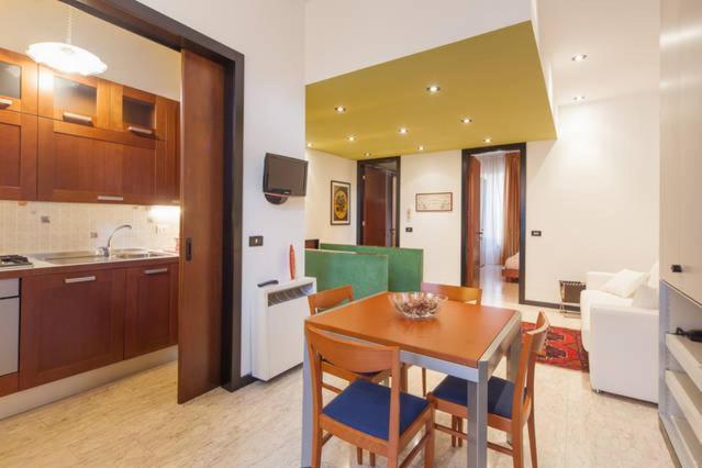Apartament Deluxe Quattro Spade Верона Екстериор снимка