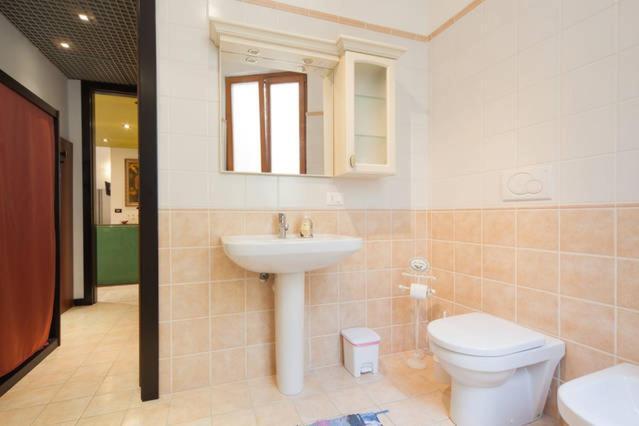 Apartament Deluxe Quattro Spade Верона Екстериор снимка